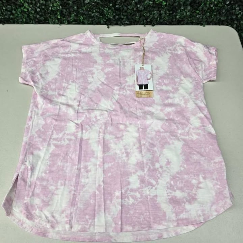 Earth Yoga Women's Short Sleeve Shirt - Size L!